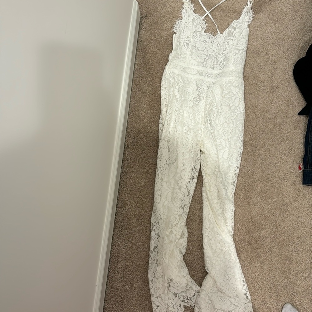 Arolora White Lace Jumpsuit